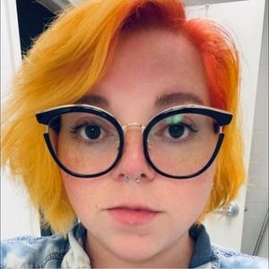 Meet your Posher, Courtney